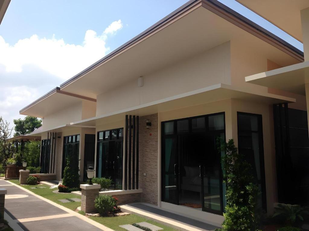 Nakhonratchasima Med Room Korat מראה חיצוני תמונה